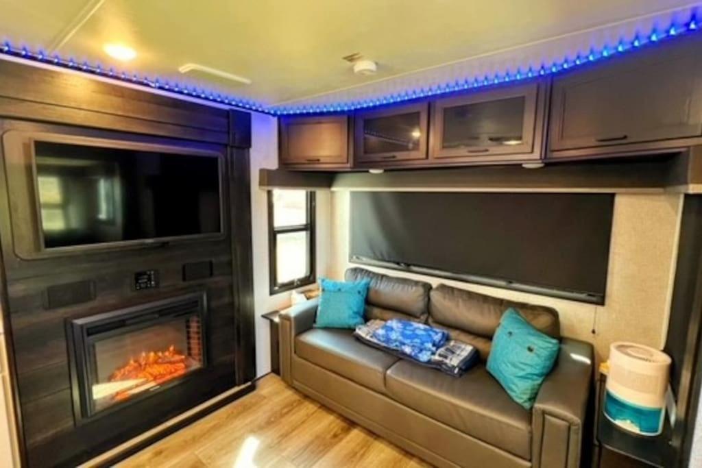 Appartamento Luxury Glamping Near Idaho Event Center In Nampa Esterno foto