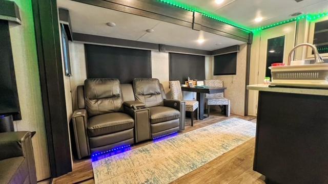 Appartamento Luxury Glamping Near Idaho Event Center In Nampa Esterno foto